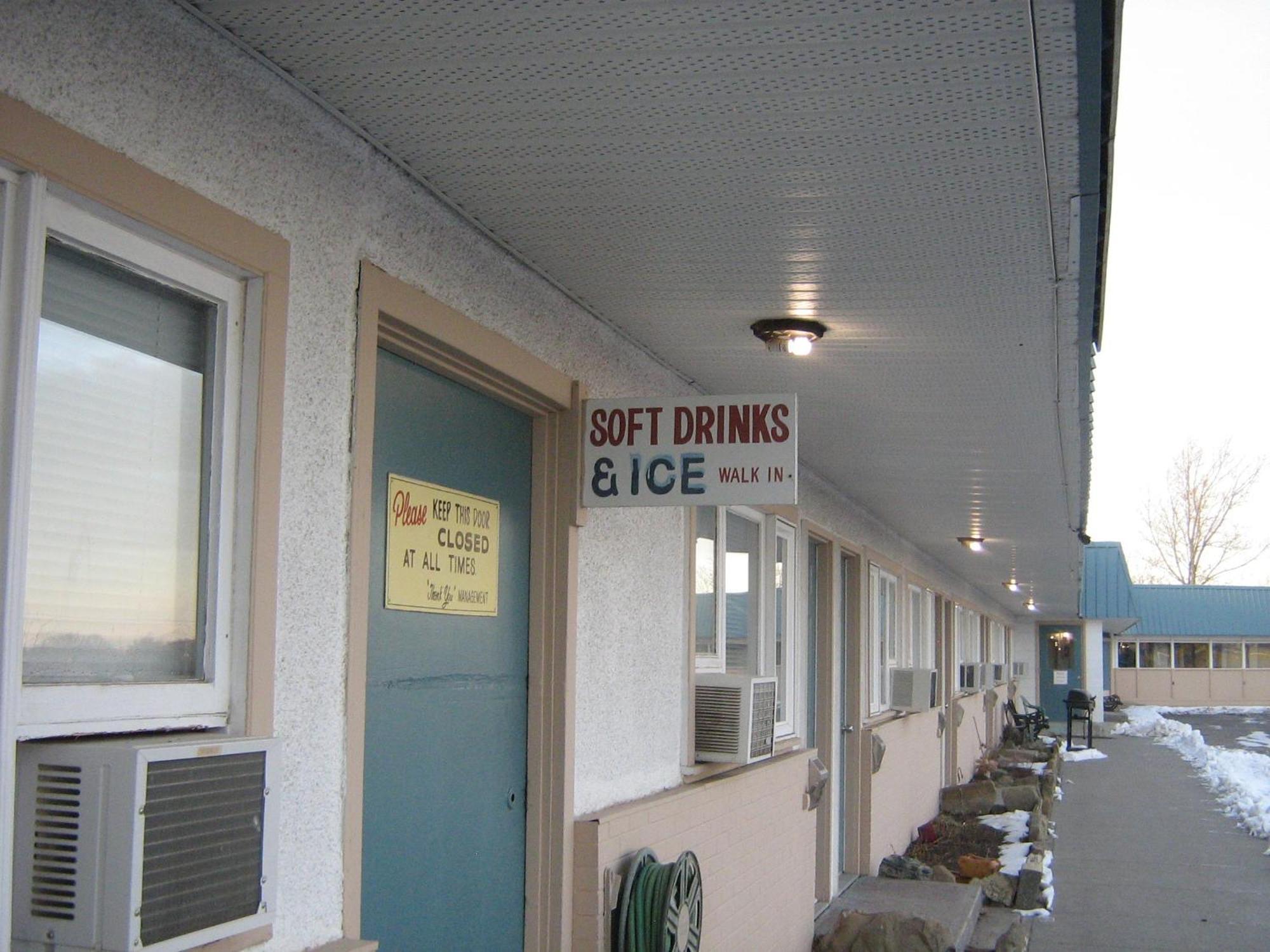 Parkway Motel & European Lodges Pincher Creek Luaran gambar