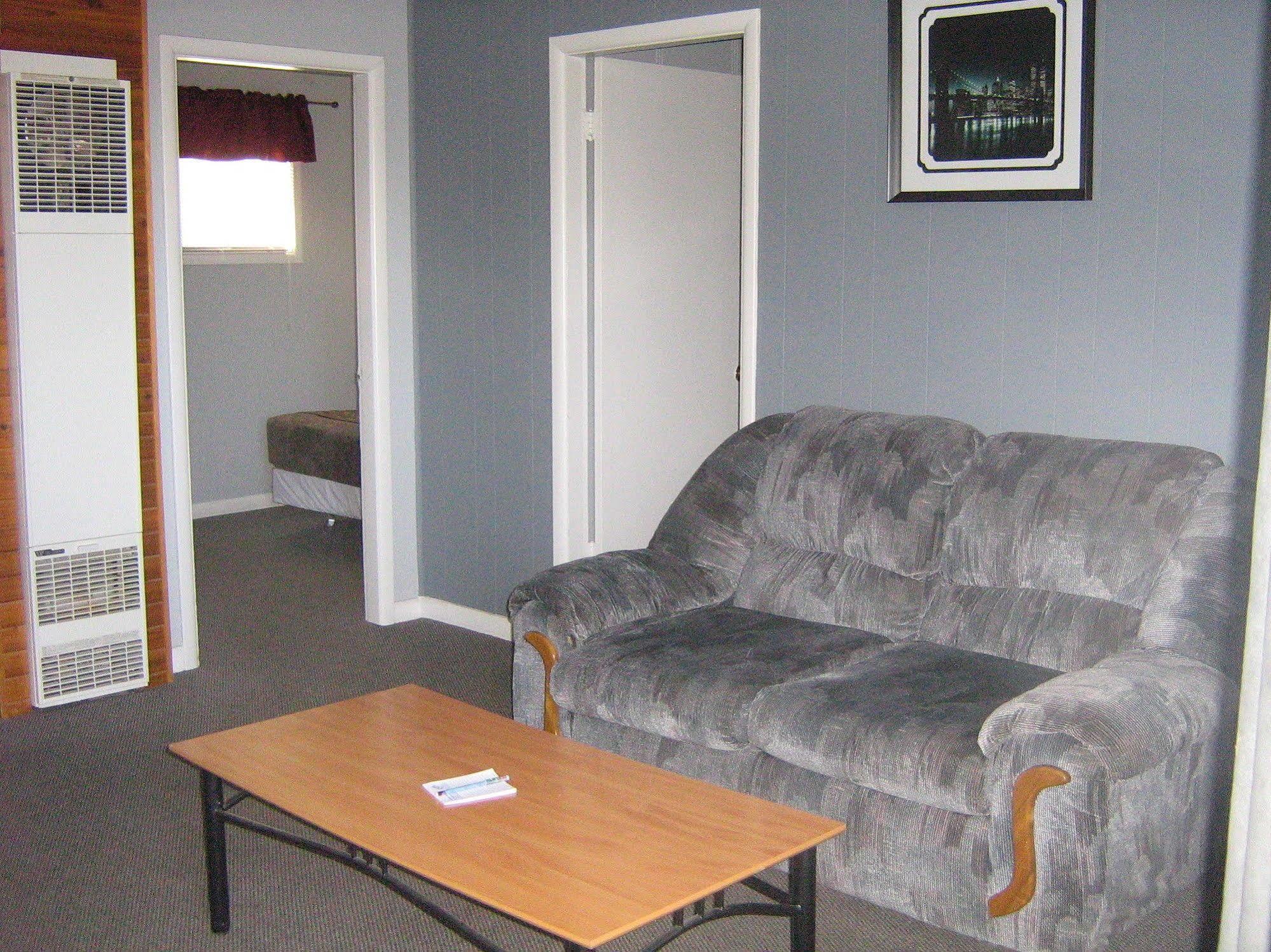 Parkway Motel & European Lodges Pincher Creek Luaran gambar