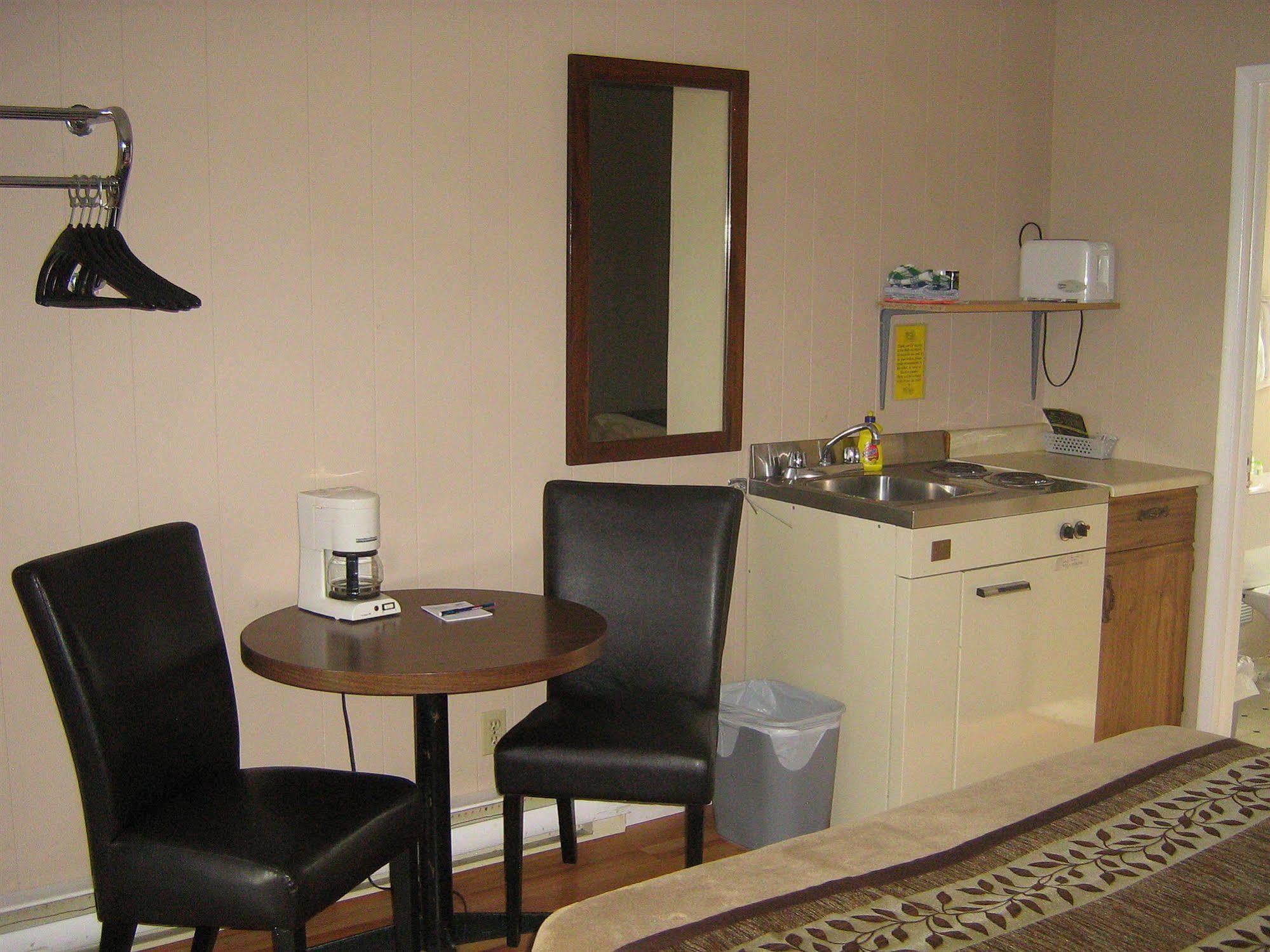 Parkway Motel & European Lodges Pincher Creek Luaran gambar